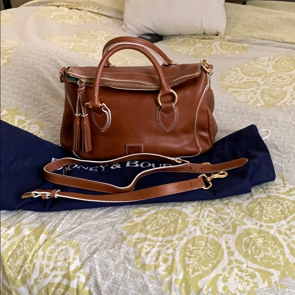 Dooney & Bourke Handbags - Euc Dooney & Bourke Florentine satchel in natural